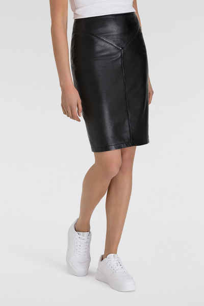  Lederrock in eleganter Form