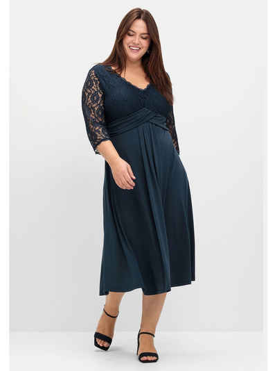  Abendkleid Große Größen mit Oberteil aus floraler Spitze