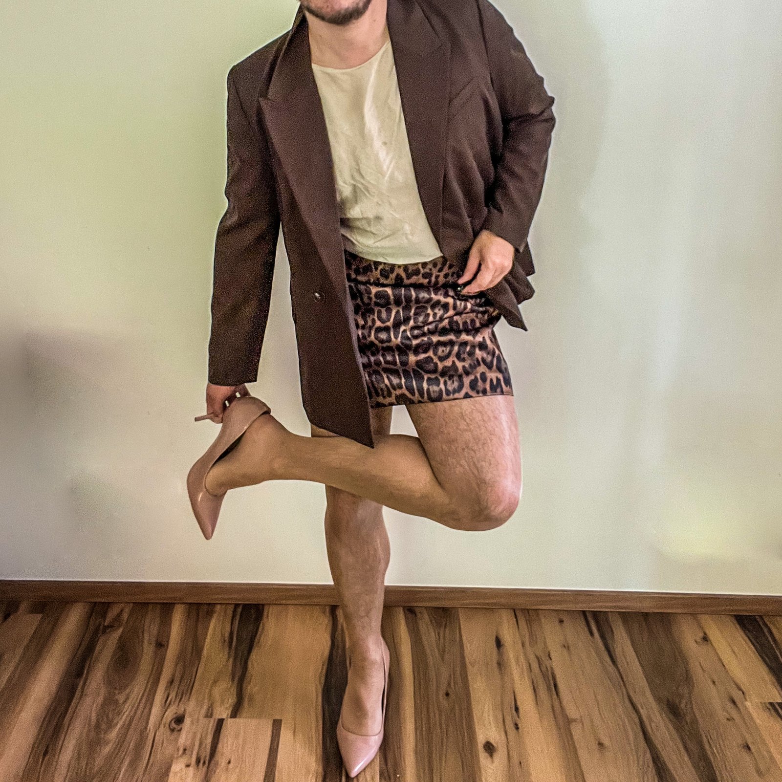 Brauner Oversized-Blazer & Leo-Mini