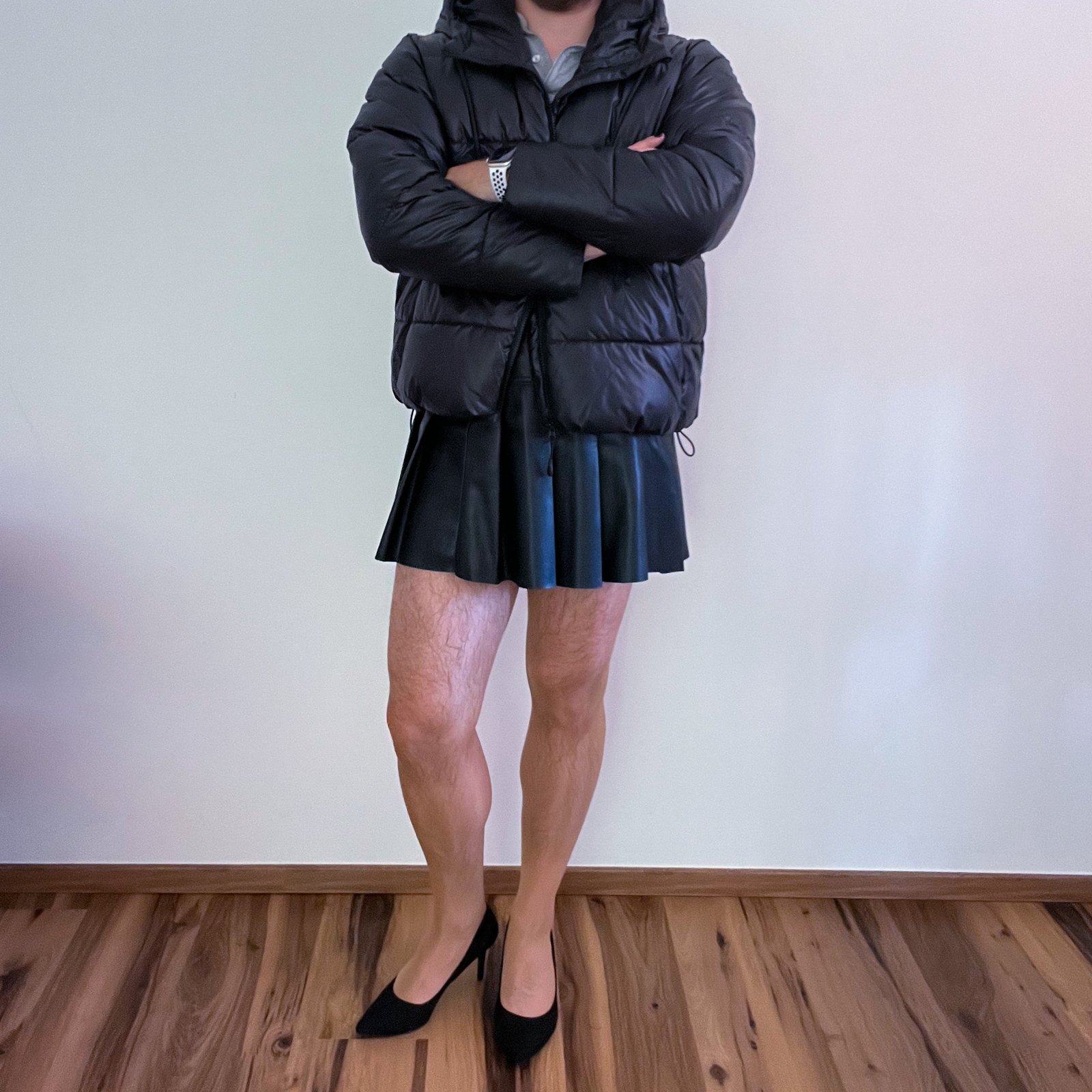 Puffer-Jacke & Lederimitat-Faltenrock