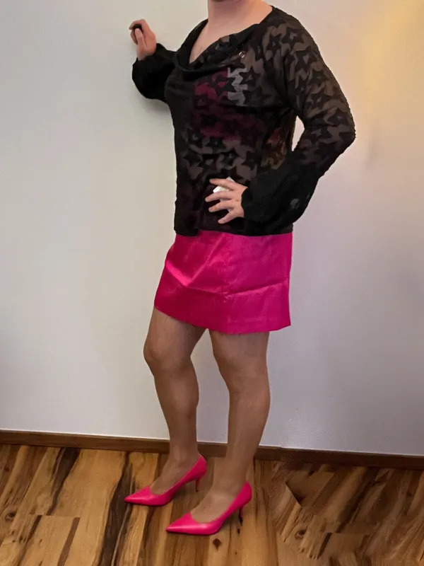 Transparentes Sternen-Top & Pinker Satin-Mini
