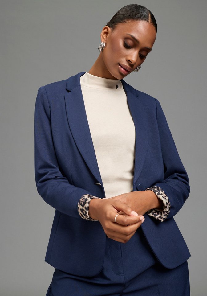 Bruno Banani Kurzblazer hüftlange Schnittform, figurbetonte Passform, mit Markenlabel